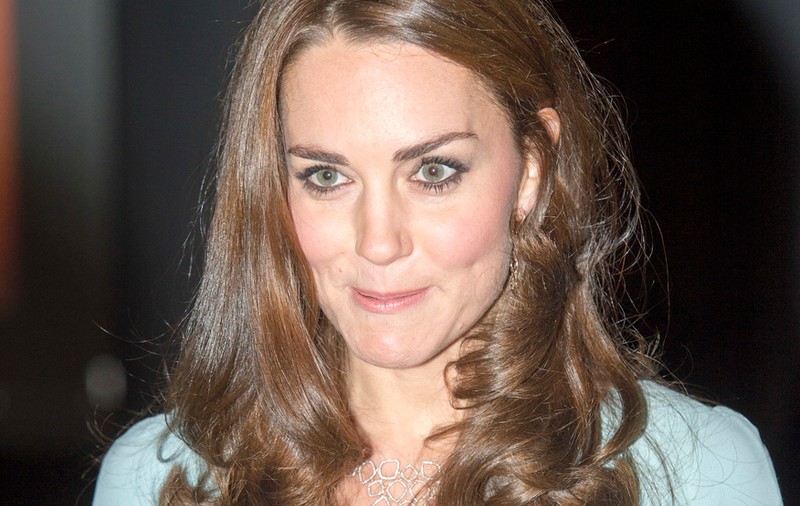 KATE MIDDLETON, ”GOALĂ” ȘI ÎNSĂRCINATĂ pe UN ZID, în Londra! FOTO
