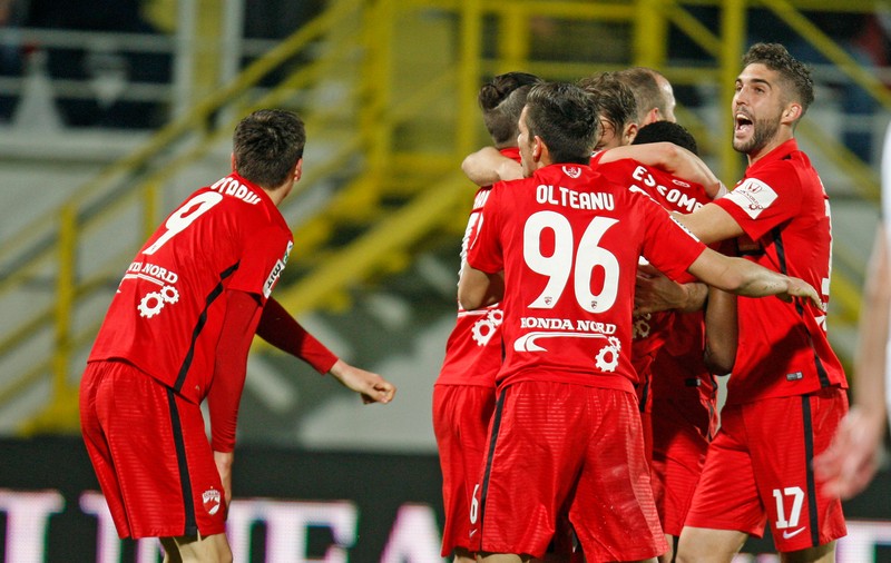 ”Reghe”, atac la Dinamo: ”Va fi un fals mare dacă Dinamo va juca în Europa”. Reacția ”câinilor”: ”FCSB, statut neclar, un fals”