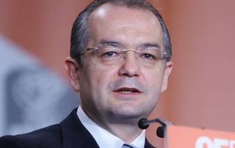 Emil Boc: "Nu le pot promite oamenilor demisia sau mai mulţi bani"