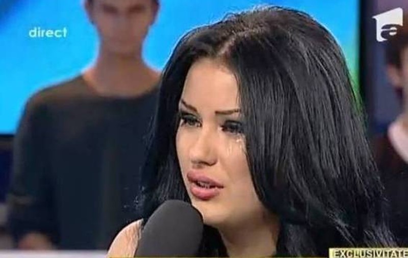 Părinţii Cruduţei au divorţat. CUTREMUR ÎN VIAŢA CELEI MAI CUNOSCUTE BRUNETE DIN ROMÂNIA 