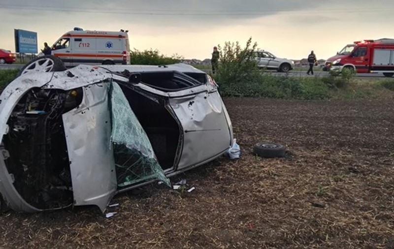 A evitat o căprioară și s-a dat cu mașina peste cap