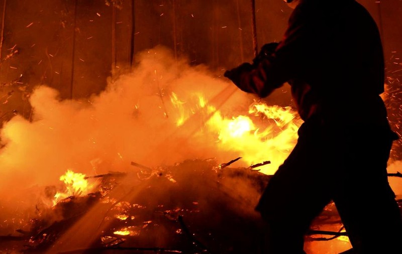Doi bărbați au murit la Cernavodă după ce le-a luat foc casa