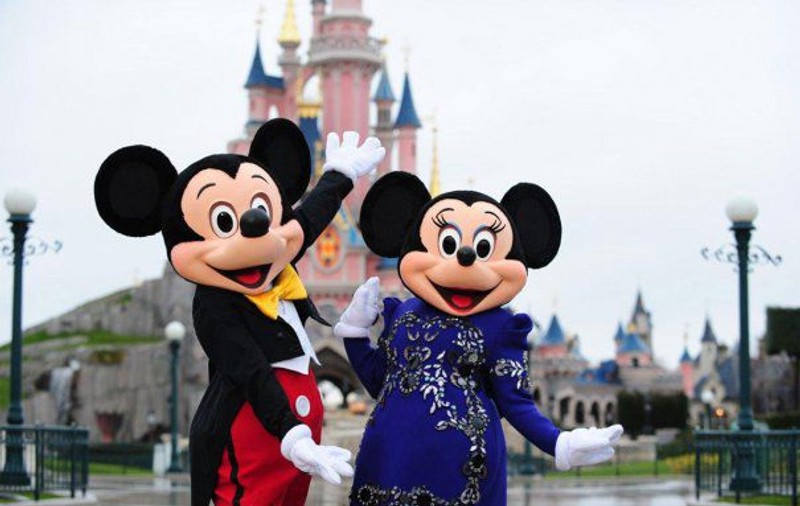 Alertă în Parcul Disneyland Paris! L-au arestat imediat!