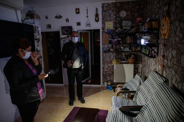Doinița Mihai (stânga) și soțul ei