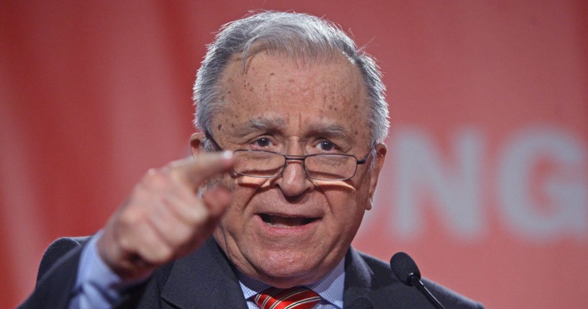 Reacția lui Ion Iliescu, după ce Gelu Voican-Voican Voiculescu a fost atacat în Piața Universității: „Este de condamnat climatul de confuntare și de violență”