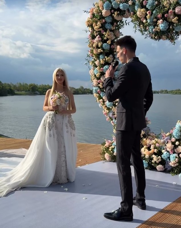 Cum sună melodia „Nopți albe”, lansată de Andreea Bălan imediat după nunta cu Victor Cornea: „În viață cel mai frumos este să iubești”