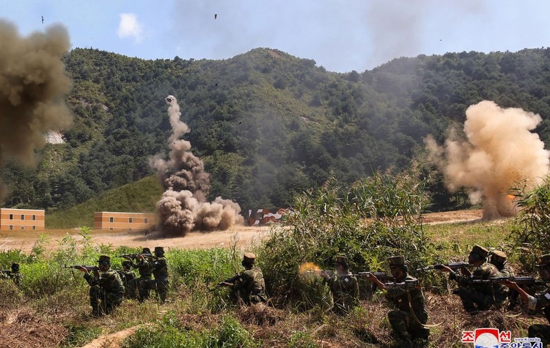 Soldații nord-coreeni atacă la Kursk precum în Primul Război Mondial. Expert militar austriac: „Val după val iau cu asalt pozițiile ucrainene”