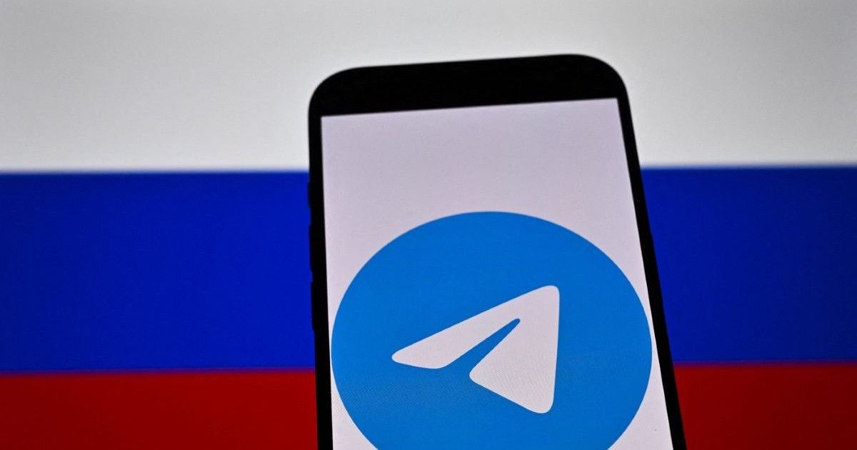 Logo-ul Telegram pe un smartphone