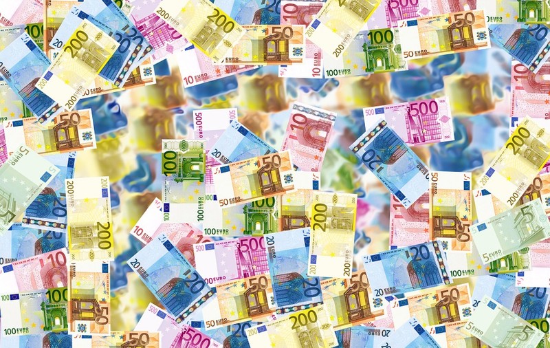 Curs valutar 4 decembrie 2019 | Leul continuă aprecierea faţă de principalele valute. Unde găsești cel mai bun curs