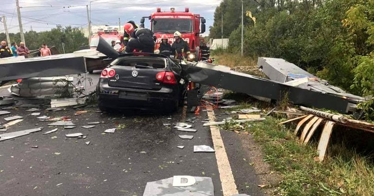Opt persoane, anchetate în cazul tânărului ucis de o poartă la Timișoara