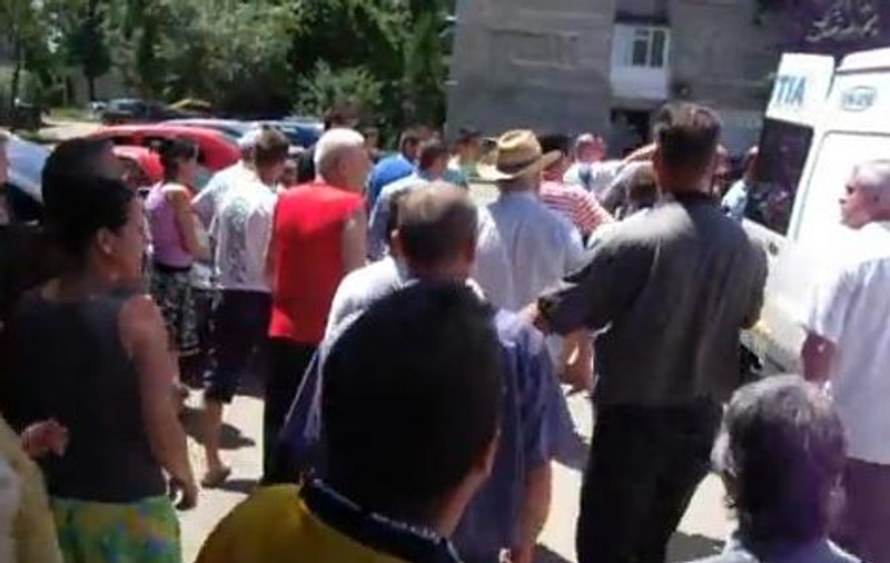 Vecinii asasinului din Focșani vor ”ochi pentru ochi și dinte pentru dinte”: ”Omorâți-l!” ”După 25 de ani face altă crimă ”E dement” | VIDEO