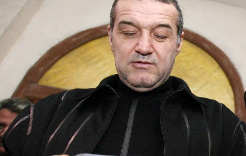 EXCLUSIV / Gigi Becali negociază vânzarea Stelei cu miliardarii arabi