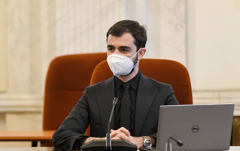 Surse: Acordarea granturilor pentru investiții, măsură blocată de 4 luni, va fi anulată prin ordonanță de urgență și reluată de la zero