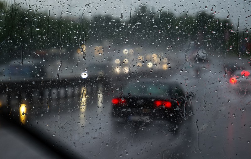 Ploi torențiale, grindină și vijelii în mai multe regiuni din România: harta județelor vizate de avertizările meteo ANM de cod galben