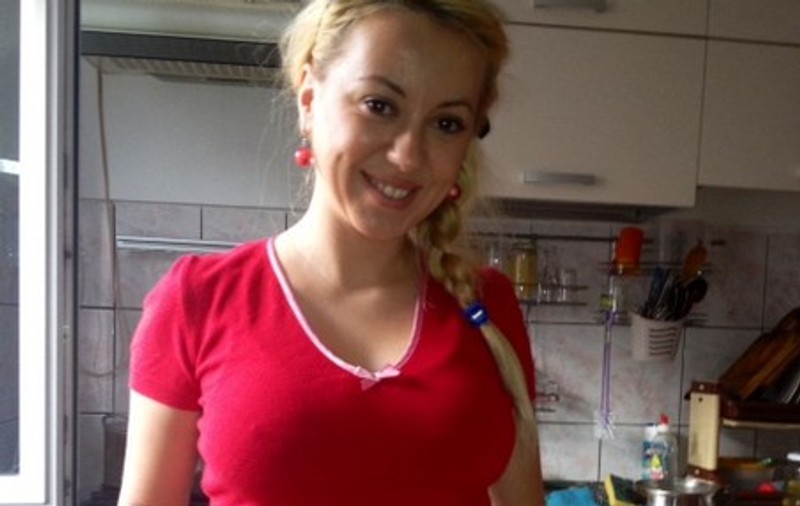 Larisa Drăgulescu şi-a dat examenul de gospodină: face cele mai bune sarmale!