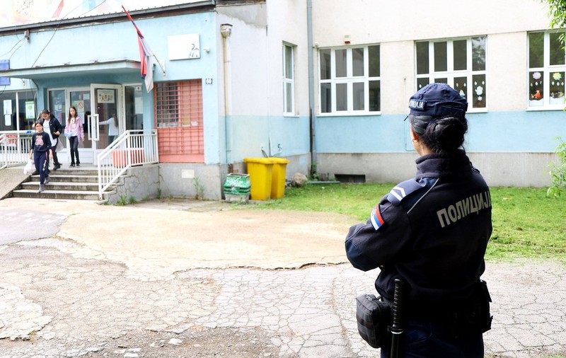 Amenințări cu bombă în 115 școli din Serbia, la două săptămâni după masacrul de la Belgrad