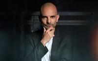 Octav Guran prezintă emisiunea „Adevăr sau legendă” | Foto: Kanal D