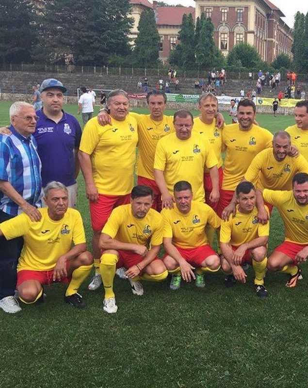 Florin Călinescu s-a luat de Burleanu, Dâncu, Dragnea și de Ponta. ”Comemorare liniștită, anonimilor!”