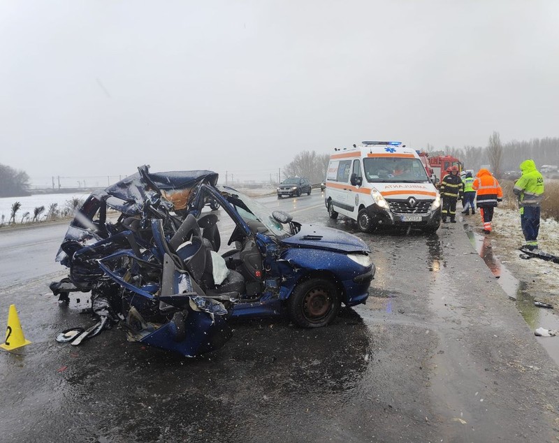Un tânăr și-a văzut mama și fratele murind lângă el, într-un nou accident pe Drumul Morții, în Adjud