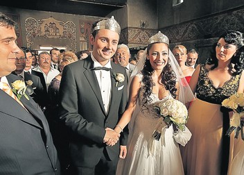 Andra și Cătălin sunt împreună de 11 ani, iar de 8 sunt căsătoriți. Aniversarea nunții lor are loc chiar pe 23 august, ziua de naștere a cântăreței