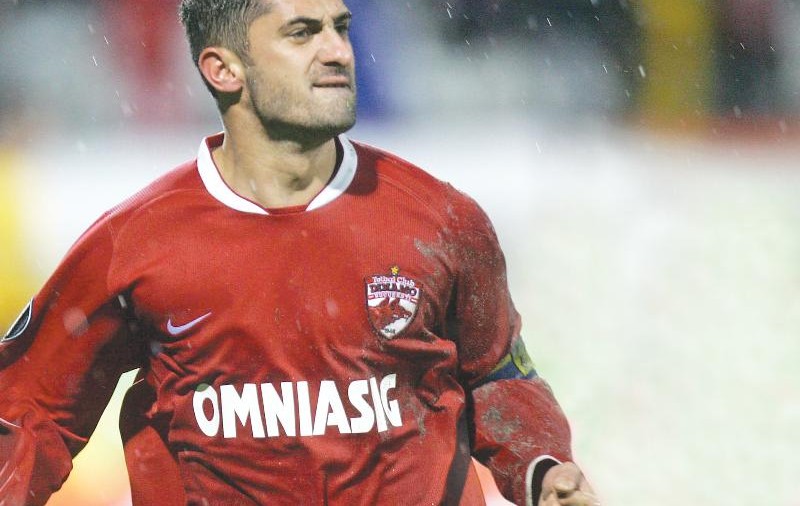 Şi-a rupt mâna pentru Dinamo