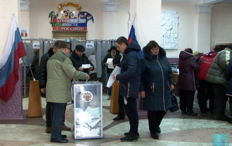 Cozi la secțiile de vot din Transnistria pentru alegerile prezidențiale din Rusia