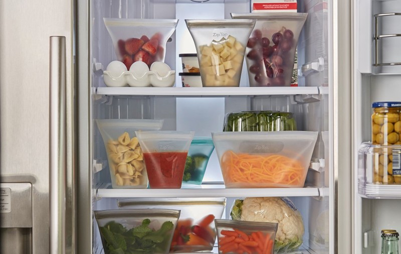 Care e pericolul dacă mănânci din recipiente de plastic