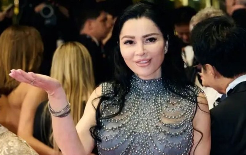 Cum a apărut Brigitte Pastramă pe covorul roșu la Festivalul de Film de la Cannes 2026: „A avut curaj”. Prezentă la lansarea filmului „Fjord” al lui Cristian Mungiu, în care joacă Sebastian Stan