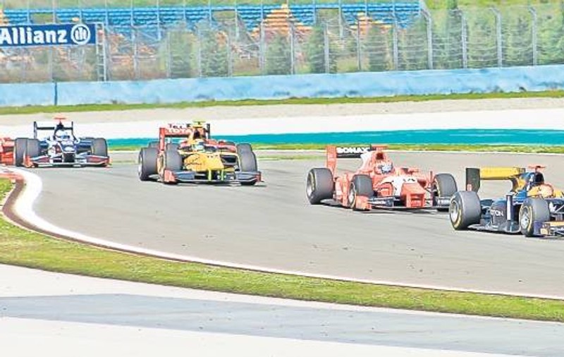 Într-o singură zi, pilotul Mihai Marinescu a urcat de două ori pe podium la cursele de Formula 2