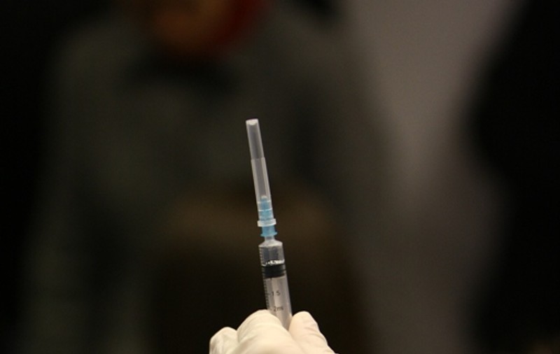 Un copil de un an şi patru luni, paralizat parţial în urma unui vaccin