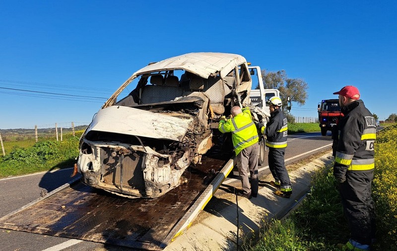 Un român și un moldovean au murit pe loc în microbuzul care-i ducea la muncă, alături de 10 colegi, în Cuba, Portugalia
