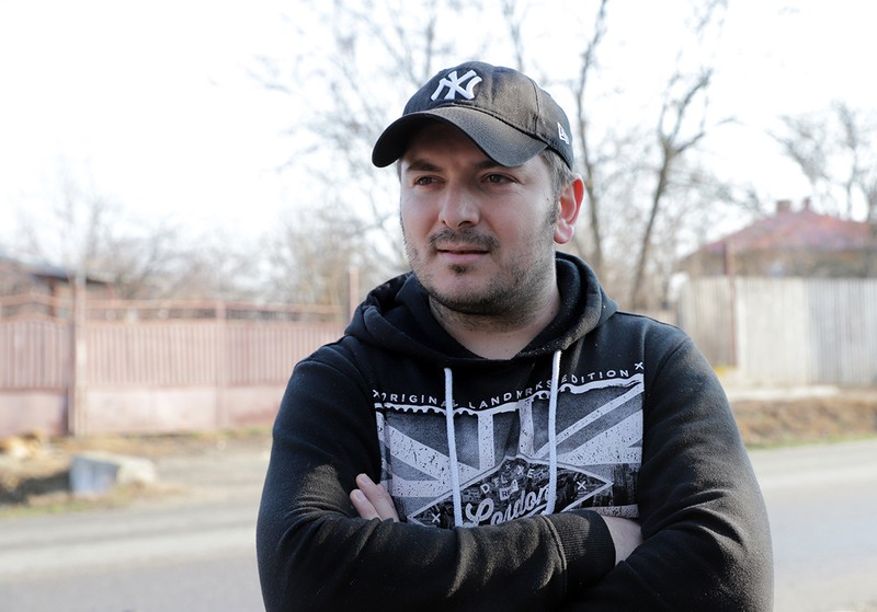 George Danciu, vărul lui Vili, și soția sa au lucrat trei ani în Germania și l-au sfătuit pe Vili să nu plece din țară