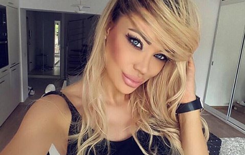 Bianca şi-a arătat, în sfârşit, burtica de gravidă: "Bebe nu mă lasă să dorm"