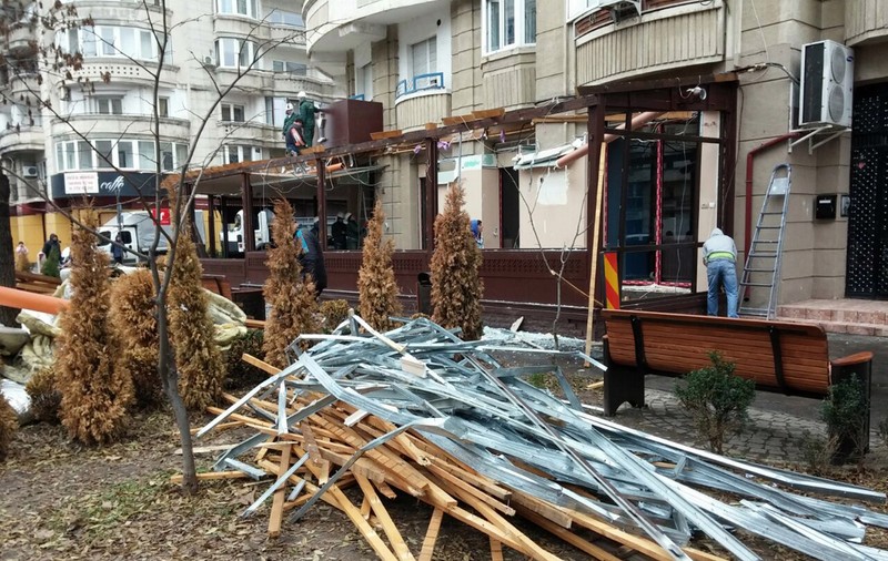 E JALE MARE PE DECEBAL! Terase de FIȚE CAD CA SECERATE de buldozer | FOTO