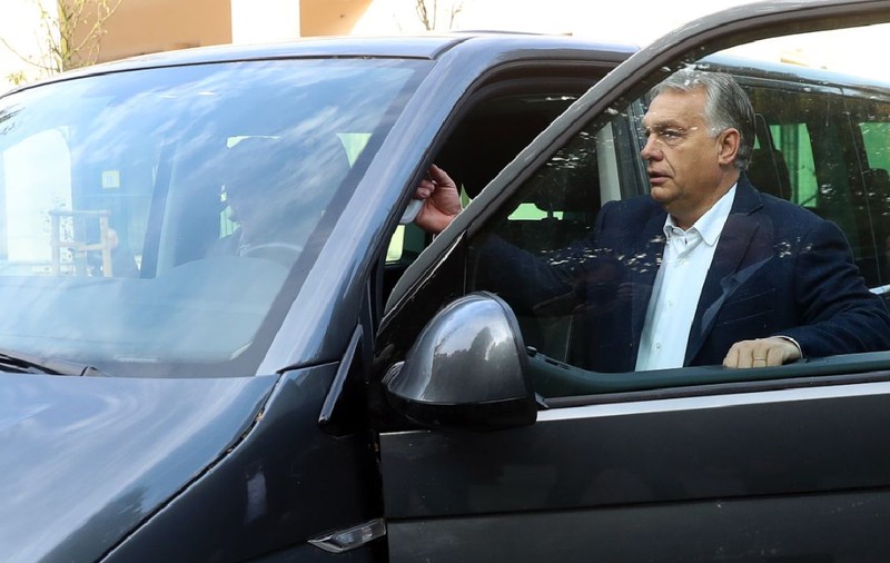 De ce folosește acum Viktor Orbán o mașină blindată: „Mă tem de ei”