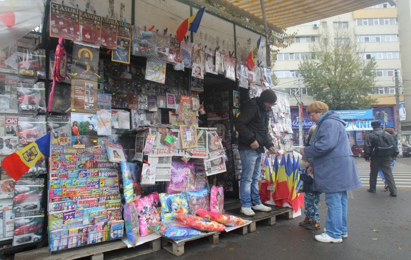 Publicația cu cel mai mare tiraj din România nu mai ajunge la oameni. Cum încearcă să reziste pe tarabe restul ziarelor