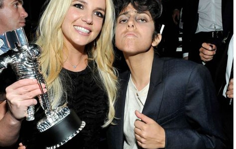 Lady Gaga, despre Britney Spears: "Când eram mai tânără, puneam pe pereţi postere cu ea şi-mi imaginam că este alături de mine"