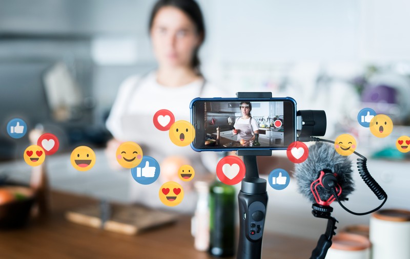 Amenzi de sute de mii de euro sau ani de închisoare pentru influencerii care nu marchează publicitatea. Ce țară a luat măsurile