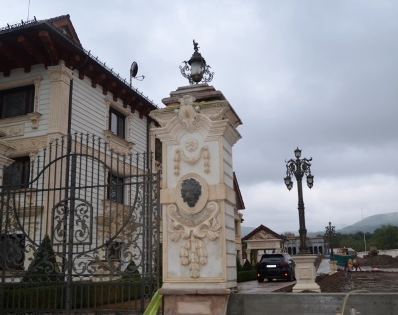 Iată-l pe iubitul frumoasei Ada Nechita! ^E multimilionar în euro! Extrema naționalei se poate muta la țară, într-o vilă uluitoare! GALERIE FOTO