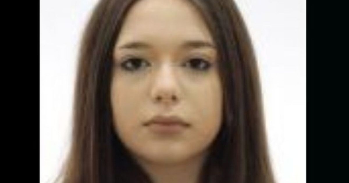 Chipul unei fete de 14 ani, cu părul șaten închis și desfăcut, plecată de acasă din Brăila, 17 iulie 2025