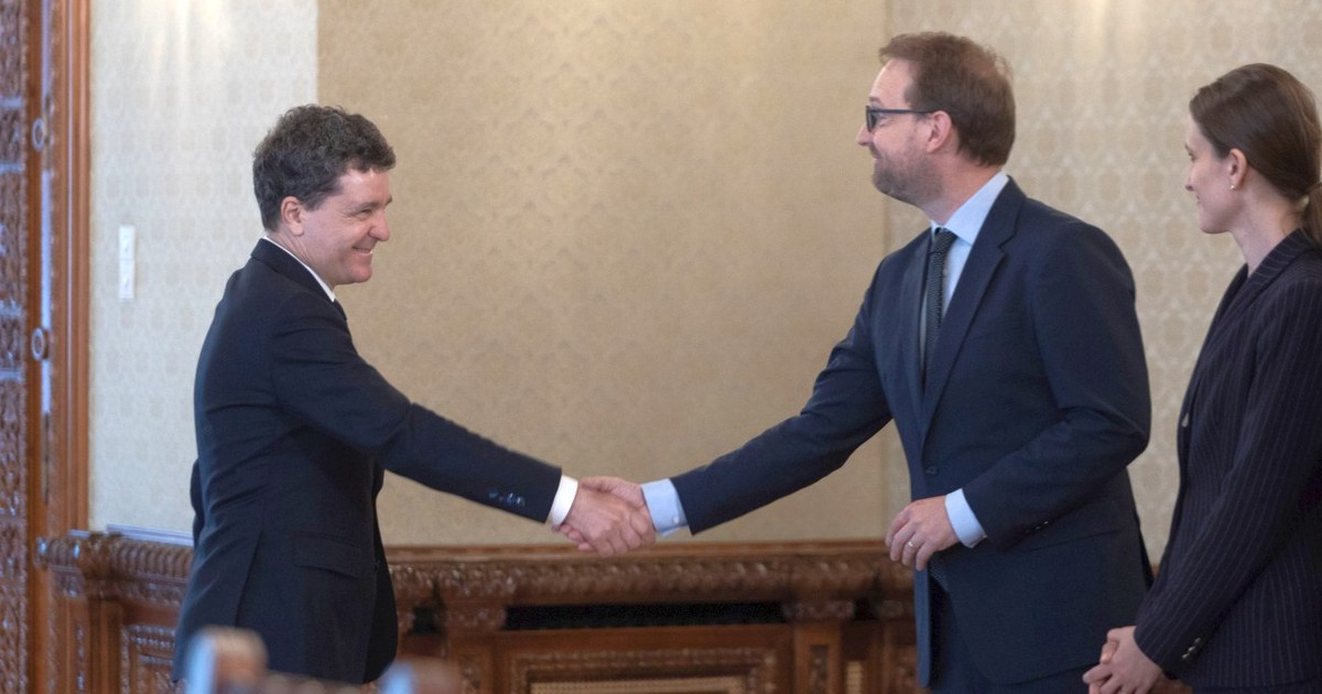 Presedintele Romaniei, Nicusor Dan, și președintele USR, Dominic Fritz