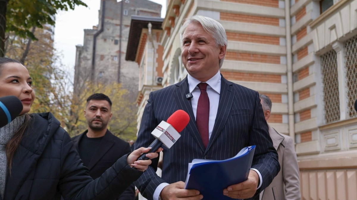 Eugen Orlando Teodorovici a susținut că dacă va fi ales primar parcarea în București va costa doar un leu pe oră