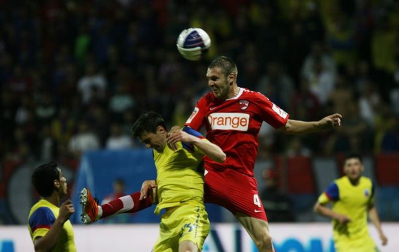 Foto | Eterna şi fascinanta Liga 1