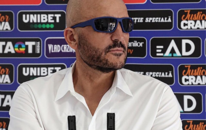 „M-a scuipat, m-a lovit, mi-a spart ochelarii”. Un avocat susține că Adrian Mititelu l-a agresat în centrul Craiovei. Poliția confirmă incidentul