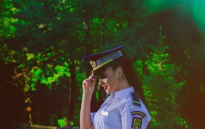 Cea mai frumoasă polițistă de frontieră din țară? E mândria colegilor! GALERIE FOTO