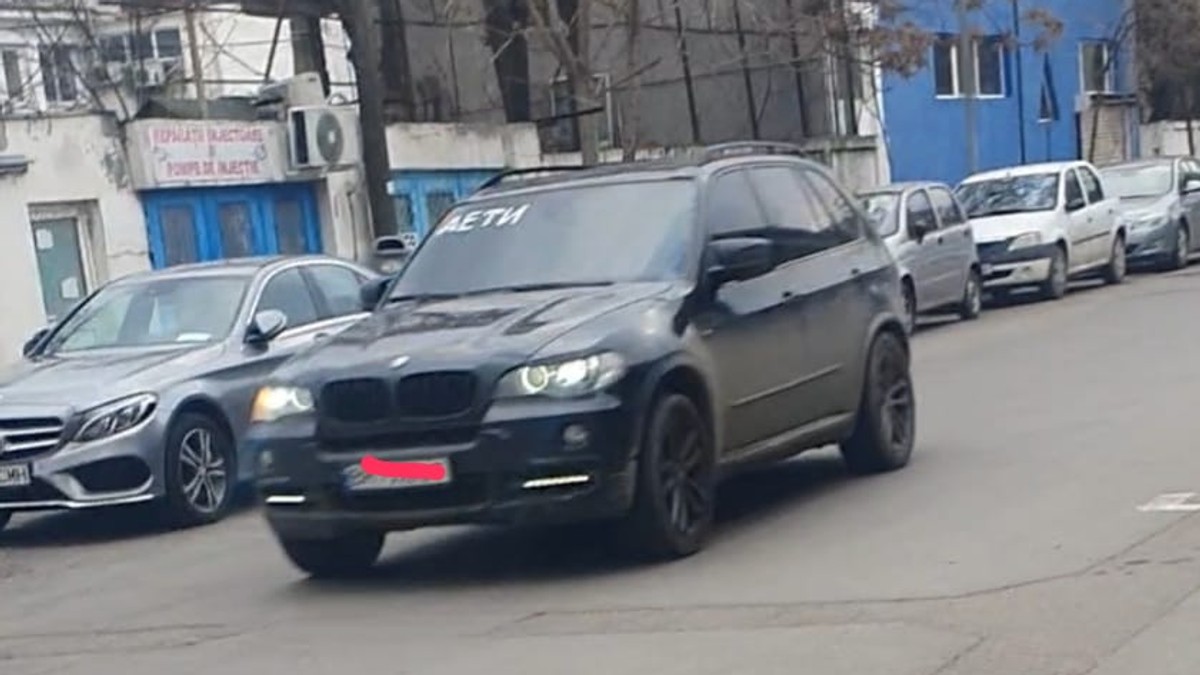 Imagine cu o mașină din Ucraina, surprinsă de reporterul Libertatea
