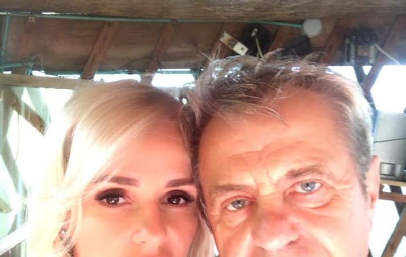 Ce decizie a luat Catrinel Sandu după moartea tatălui ei. Ce se întâmplă cu mama vedetei