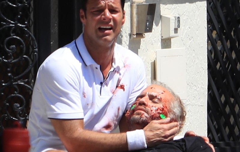 Imaginile cutremurătoare care au făcut înconjurul lumii. Ricky Martin strânge la piept trupul neînsuflețit al iubitului său