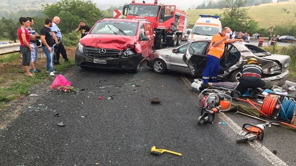 Accident grav în Reșița din cauza vitezei