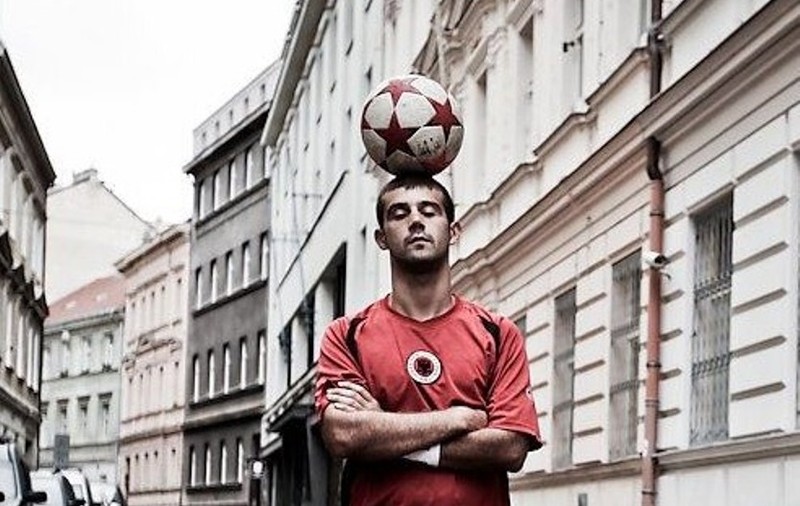 VIDEO / Freestyler-ul Fabian Duro, show de zile mari în plină stradă!
